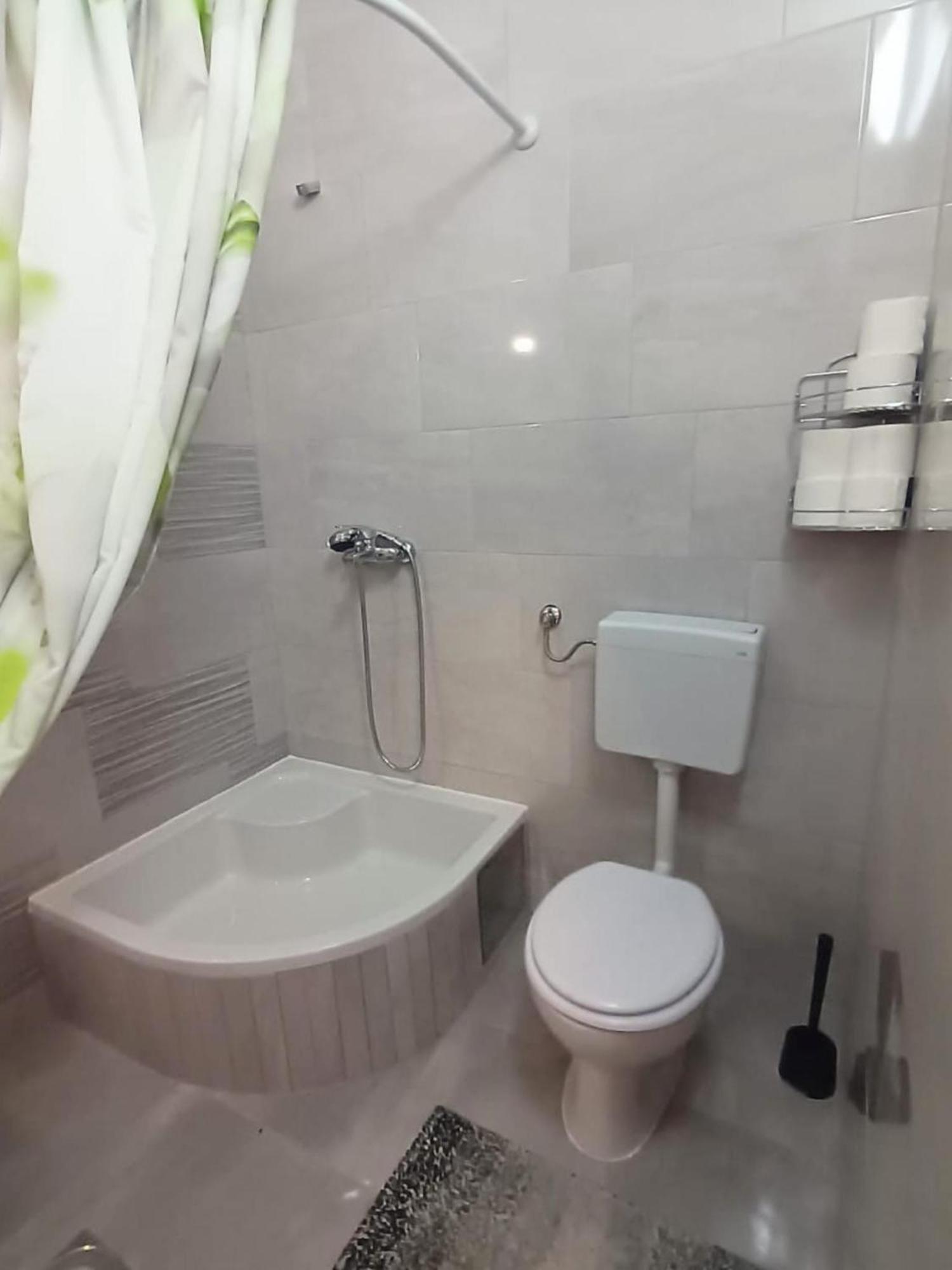 Apartment Apartman Jezerane