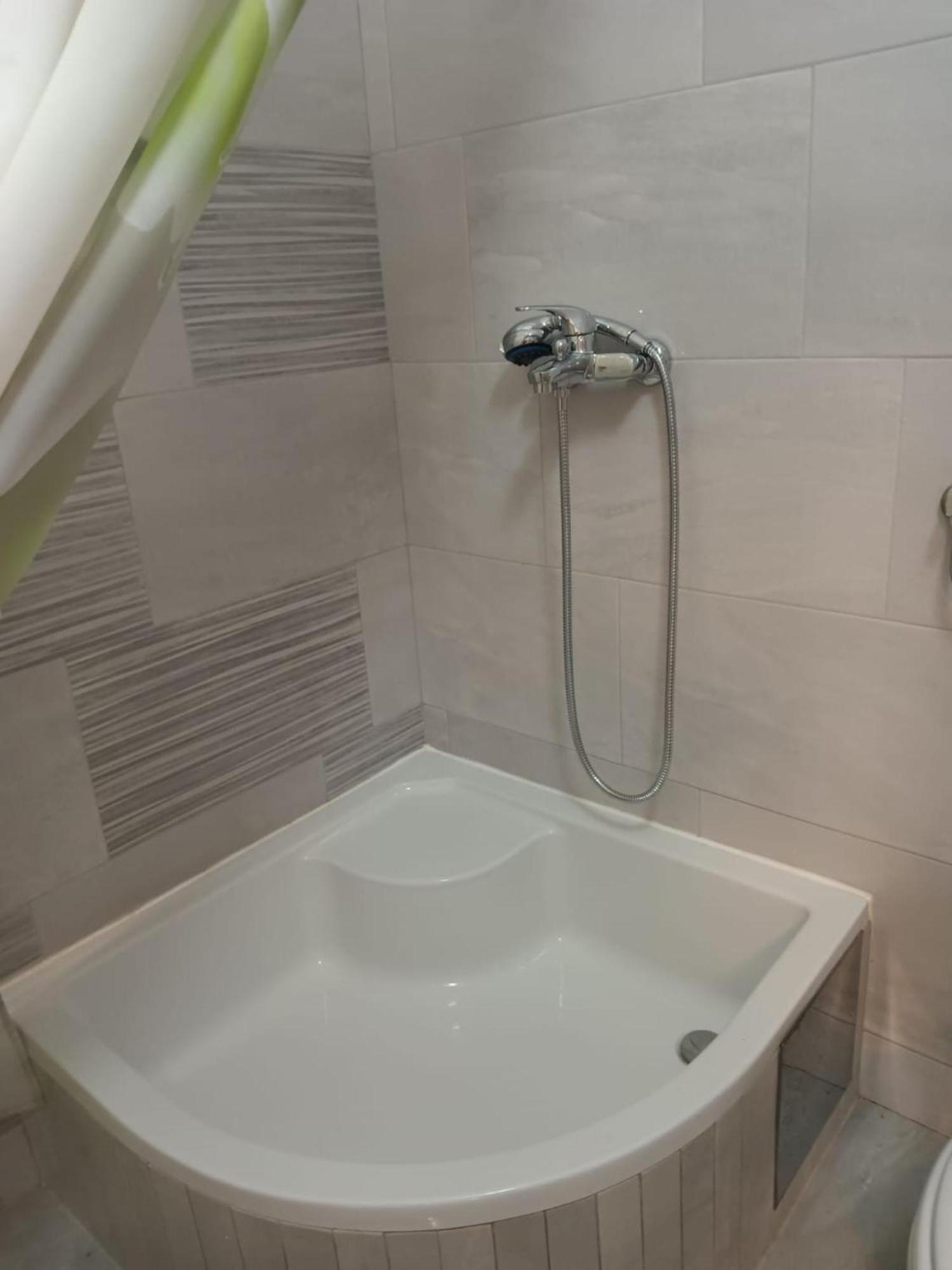 Apartman Jezerane *
