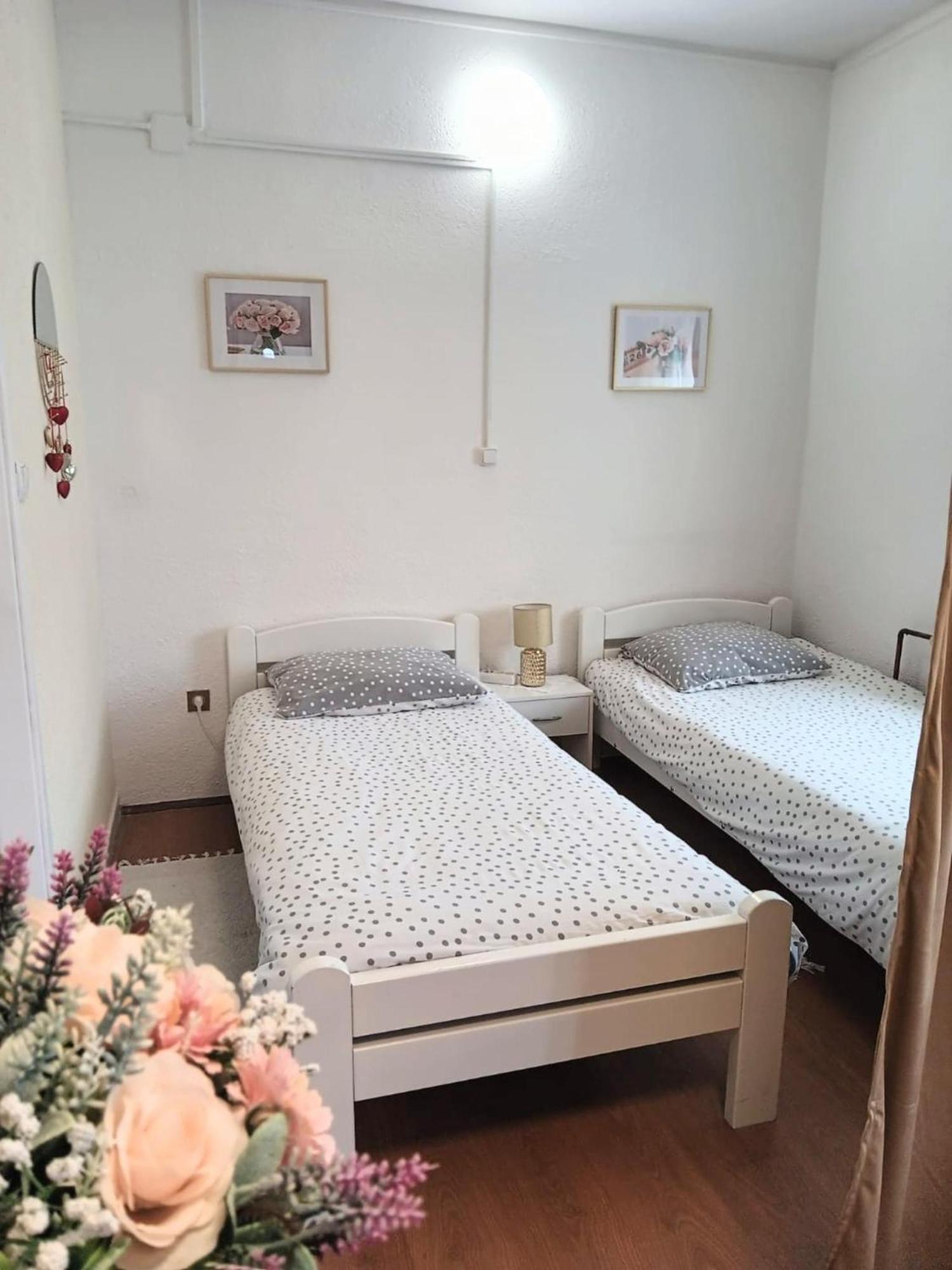 Apartment Apartman Jezerane *