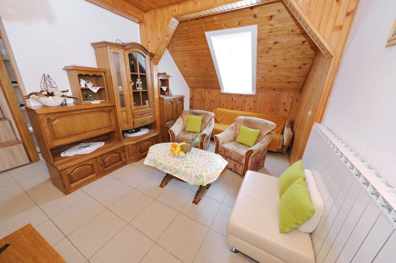 Apartment Apartman Jezerane Jezerane